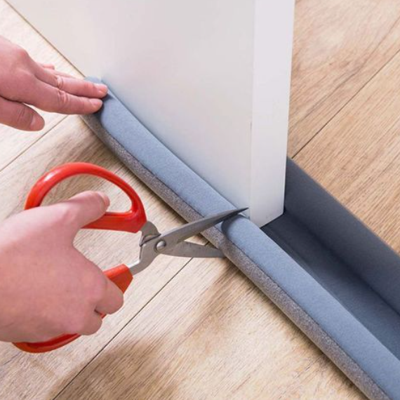 شريط عازل أسفل الباب لمنع تسرب الهواء والغبار والحشرات